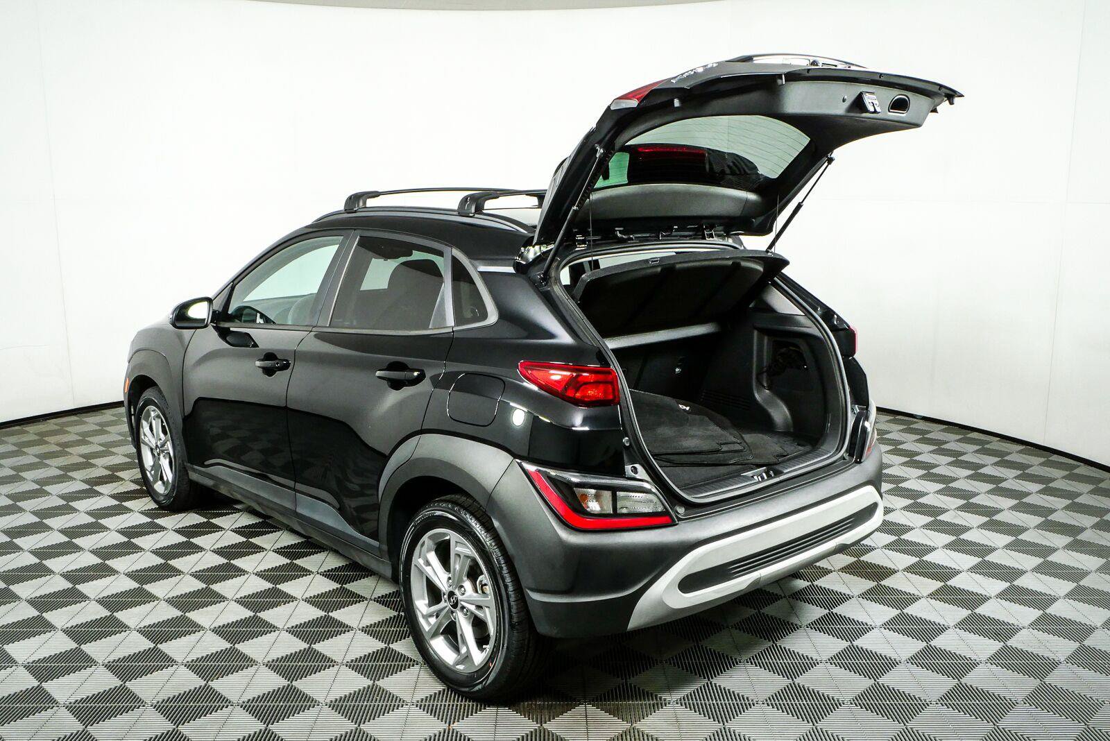 Used 2023 Hyundai Kona SEL AWD/4WD image 31