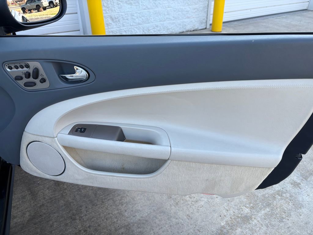 Used 2007 Jaguar XK Convertible image 34