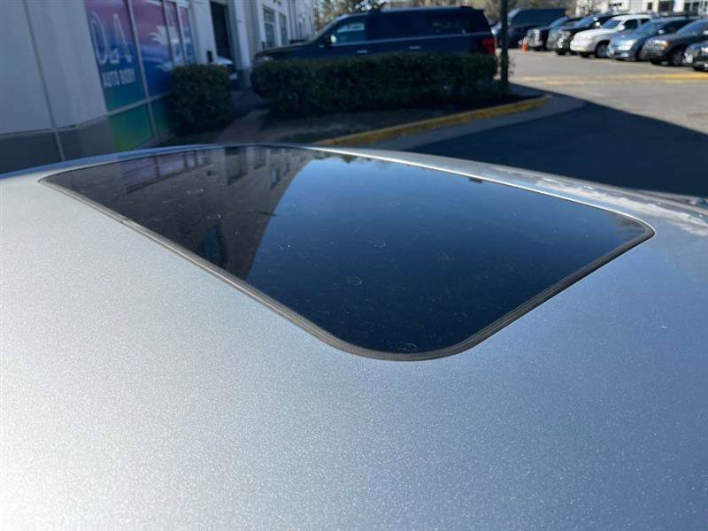 Used 2013 Lincoln MKZ image 77