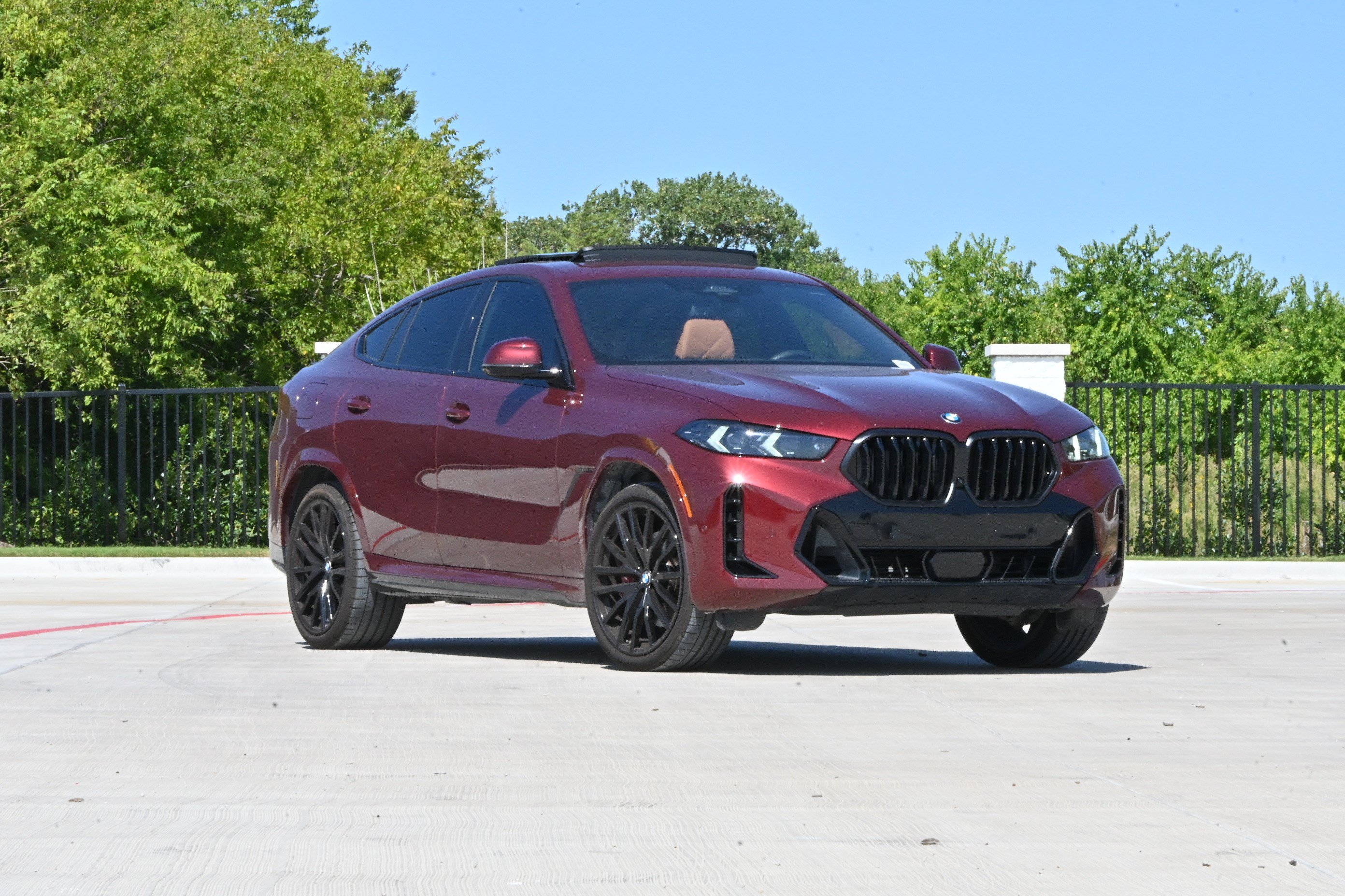 Certified 2026 BMW X6 xDrive40i w/ Climate Comfort Package AWD/4WD image 2