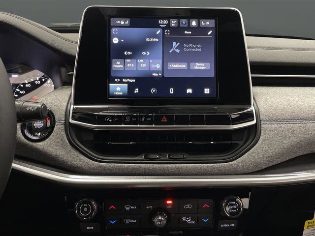 New 2025 Jeep Compass Latitude w/ Sun & Sound Group AWD/4WD image 9