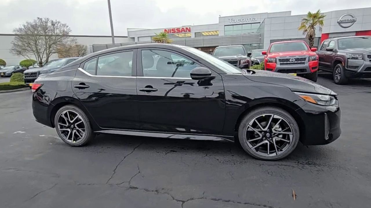 New 2025 Nissan Sentra SR image 9