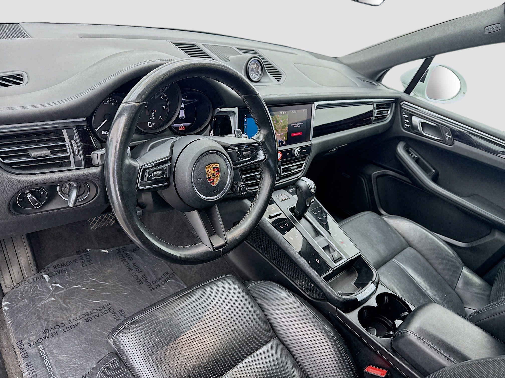 Used 2022 Porsche Macan w/ Premium Package Plus AWD/4WD image 7