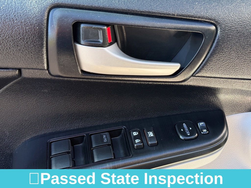 Used 2014 Toyota Camry LE FWD image 16