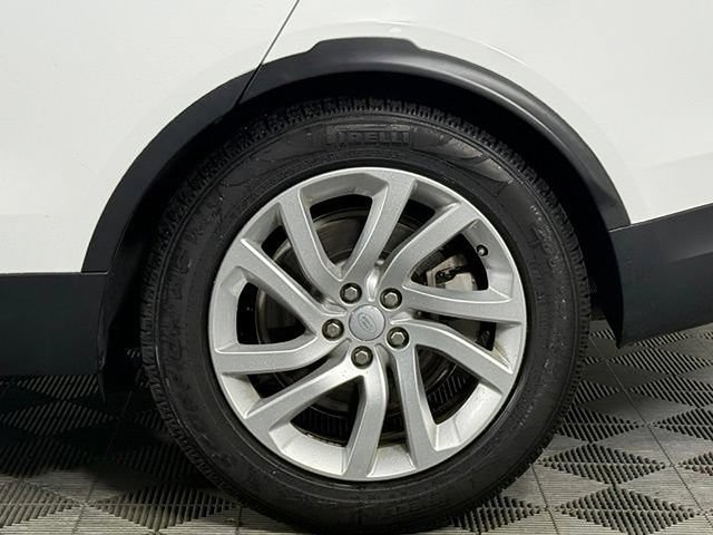 Used 2018 Land Rover Discovery HSE AWD/4WD image 14