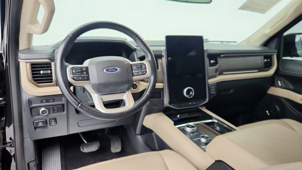 Used 2022 Ford Expedition Max Limited image 13