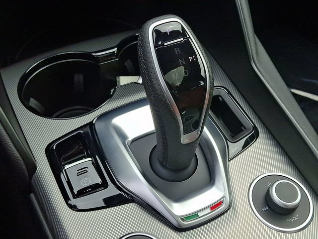 Used 2024 Alfa Romeo Giulia Ti w/ Active Assist Plus Package RWD image 15