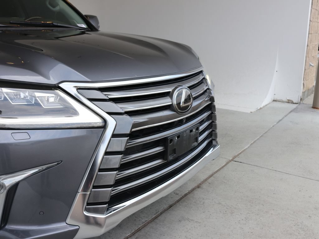 Used 2017 Lexus LX 570 4WD w/ Luxury Package image 12
