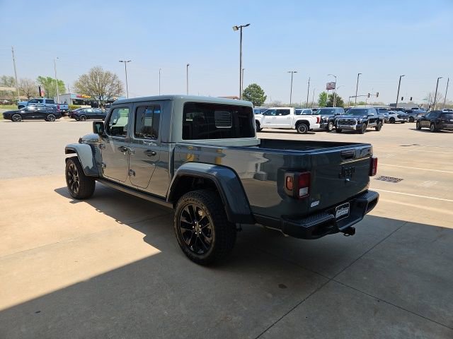 Used 2025 Jeep Gladiator Sport image 3