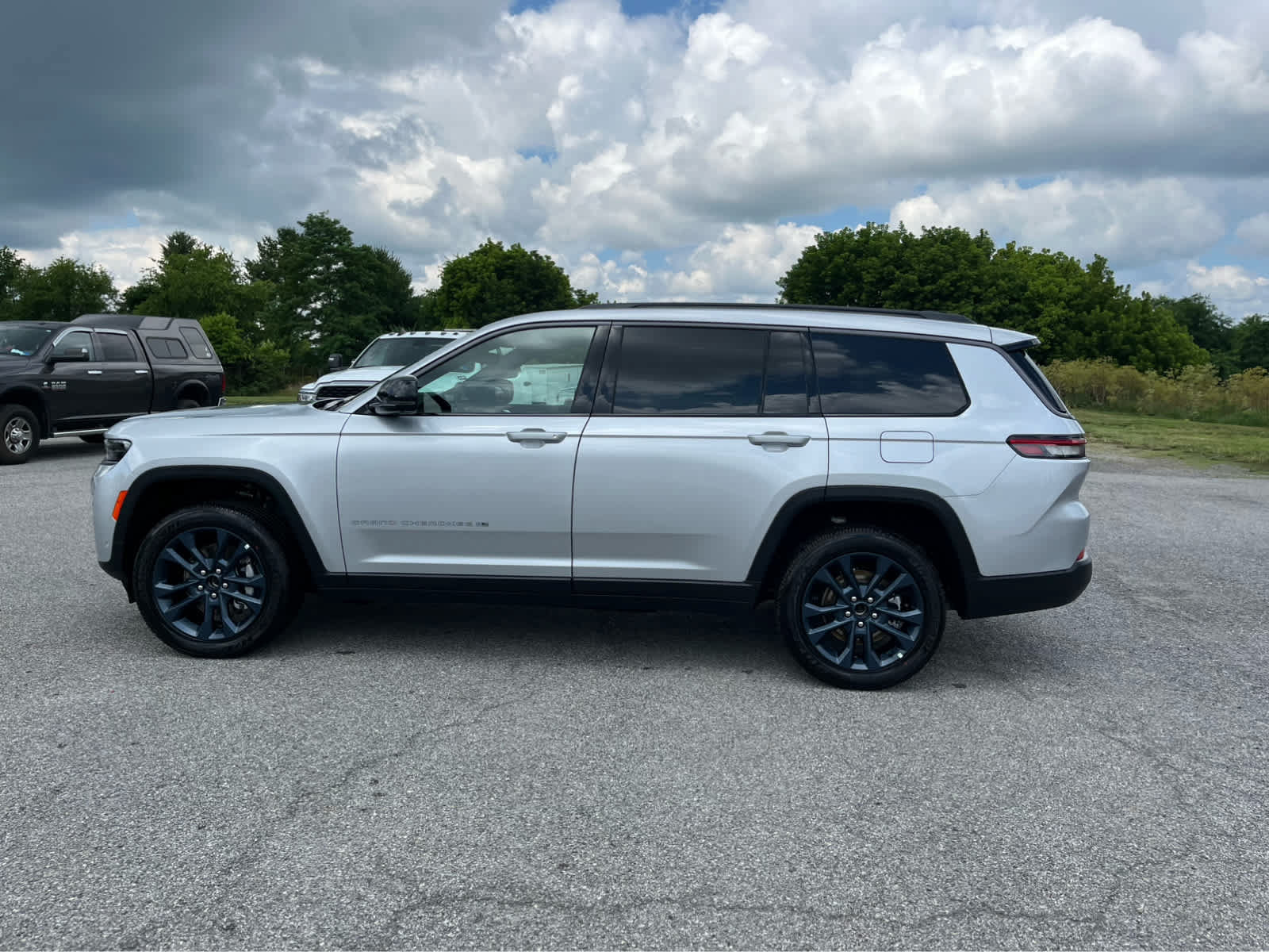 New 2026 Jeep Grand Cherokee L Limited AWD/4WD image 6