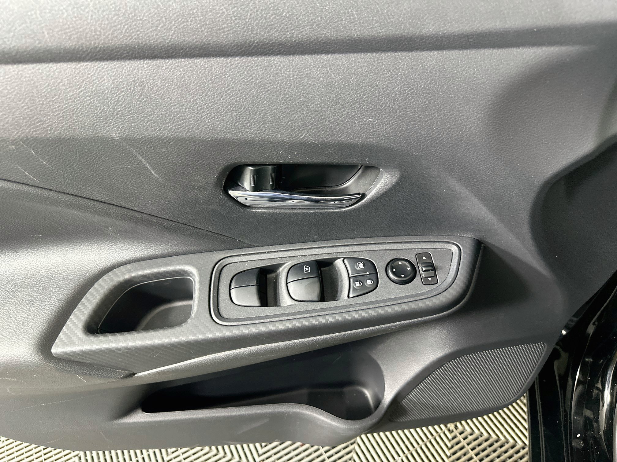 Used 2024 Nissan Versa SV w/ Trunk Package FWD image 15