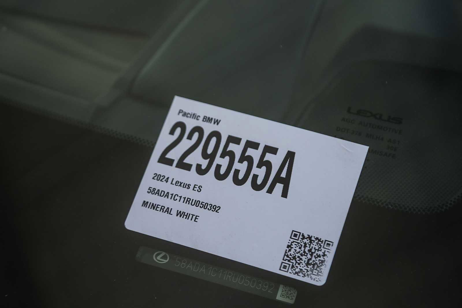 Used 2024 Lexus ES 300h w/ Premium Package image 25