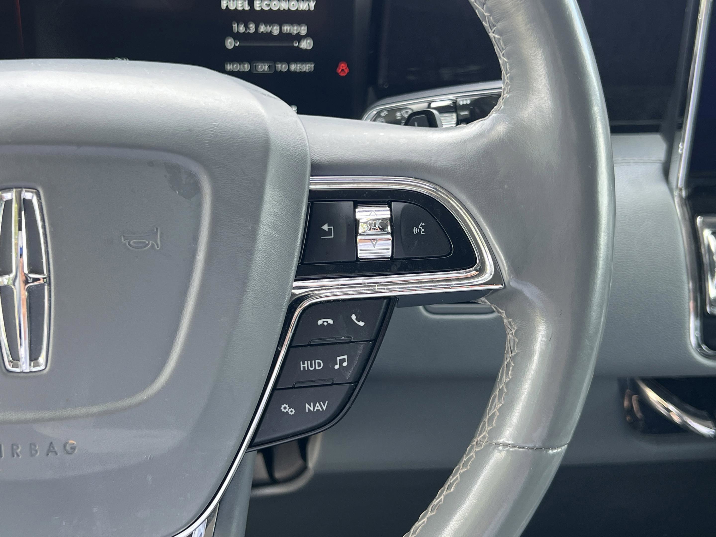 Used 2019 Lincoln Navigator Reserve AWD/4WD image 12