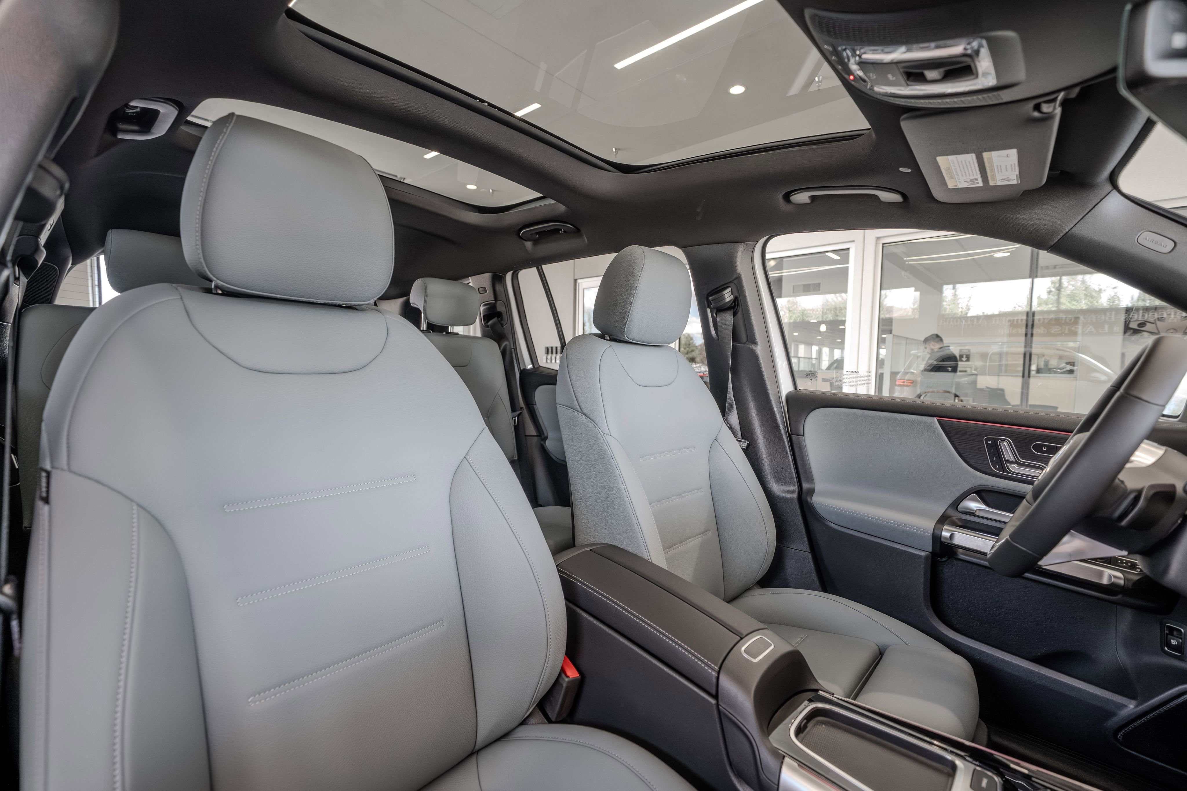 Certified 2026 Mercedes-Benz GLB 250 4MATIC image 32