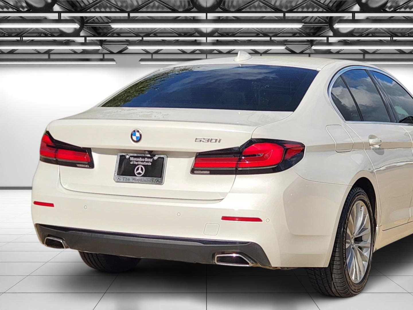 Used 2022 BMW 530i w/ Premium Package RWD image 9