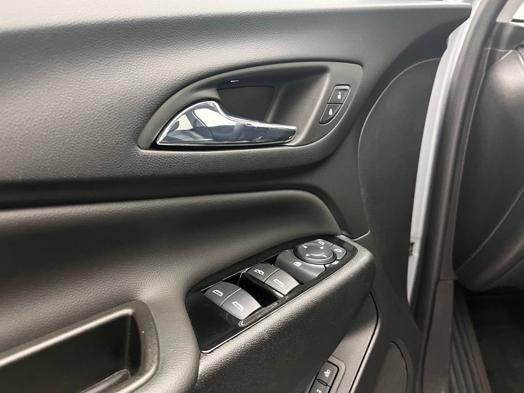 Used 2024 Chevrolet Equinox Premier image 19