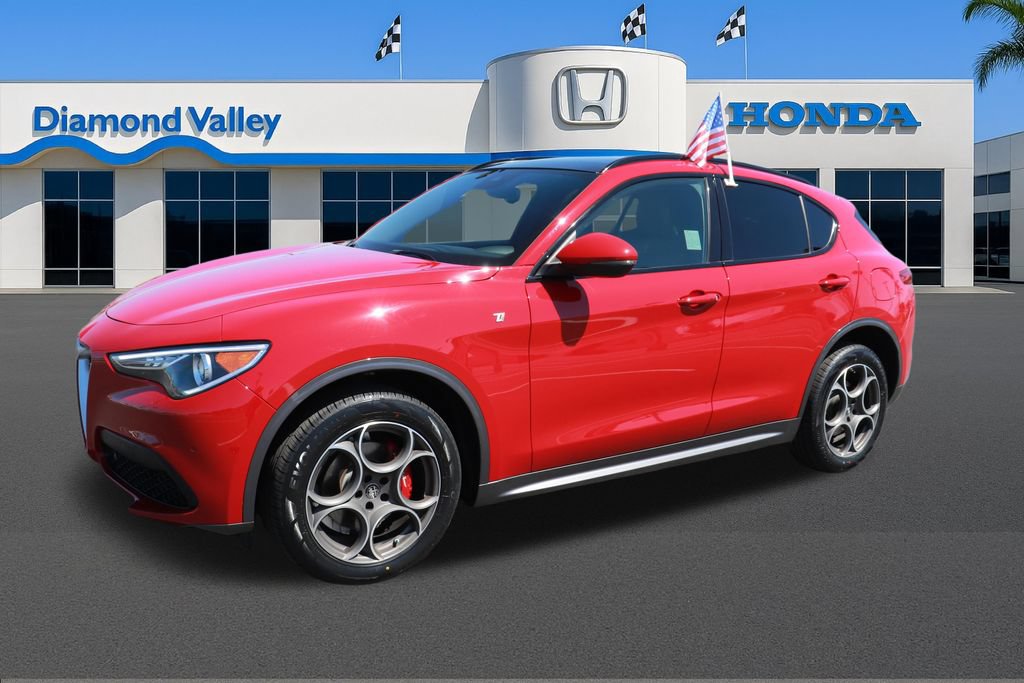 Used 2023 Alfa Romeo Stelvio Ti AWD/4WD image 3