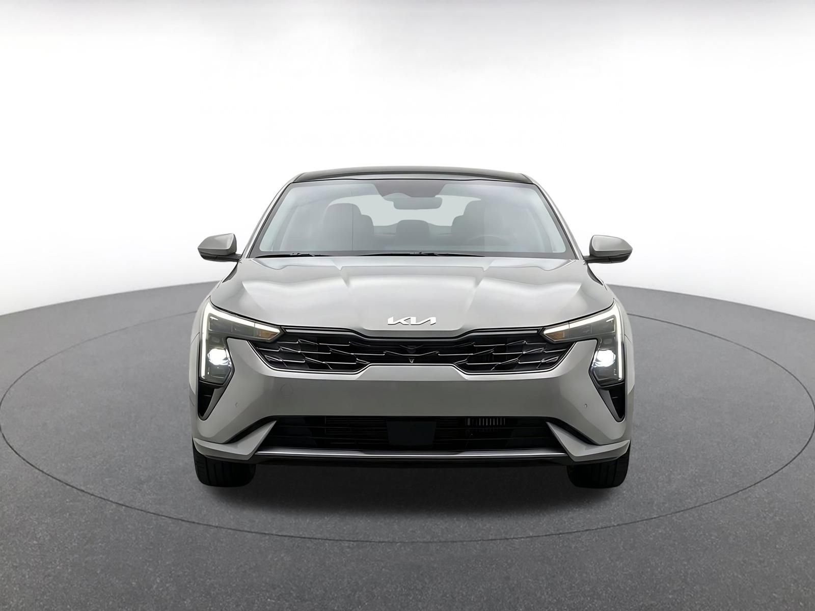 Used 2025 Kia K4 FWD image 2