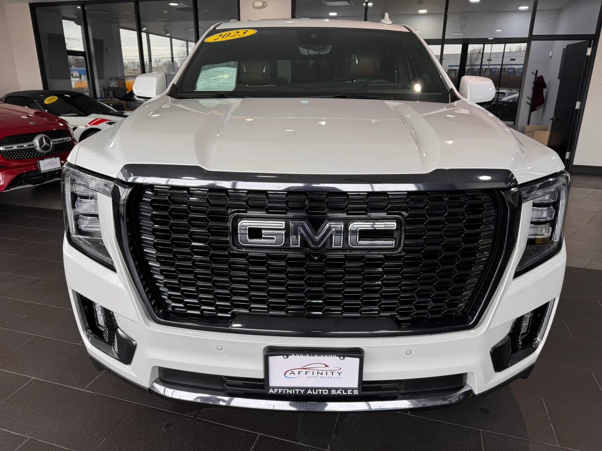 Used 2023 GMC Yukon Denali Ultimate AWD/4WD image 8