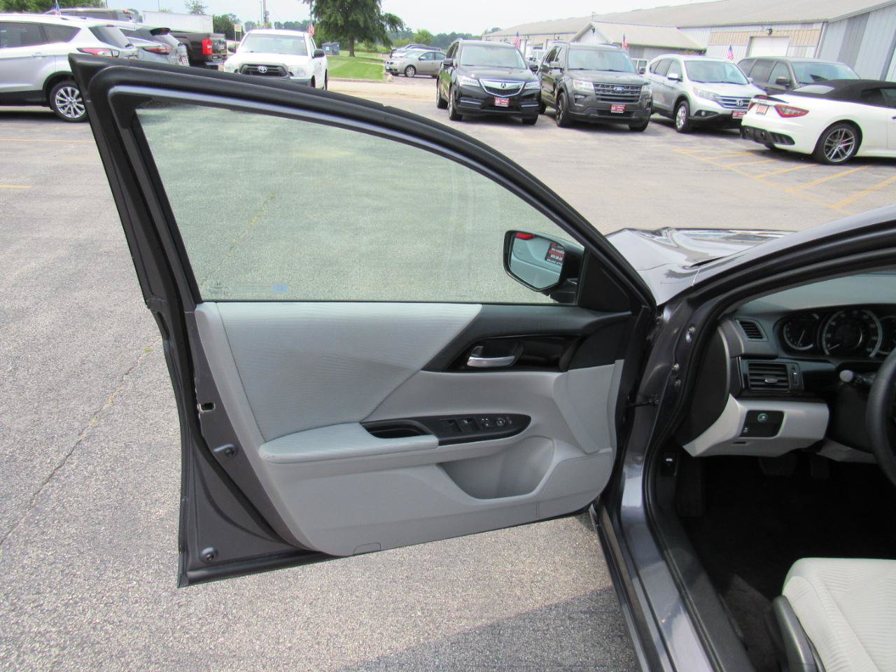 Used 2017 Honda Accord LX image 12