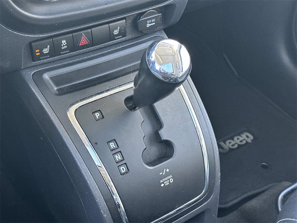 Used 2016 Jeep Patriot High Altitude image 31