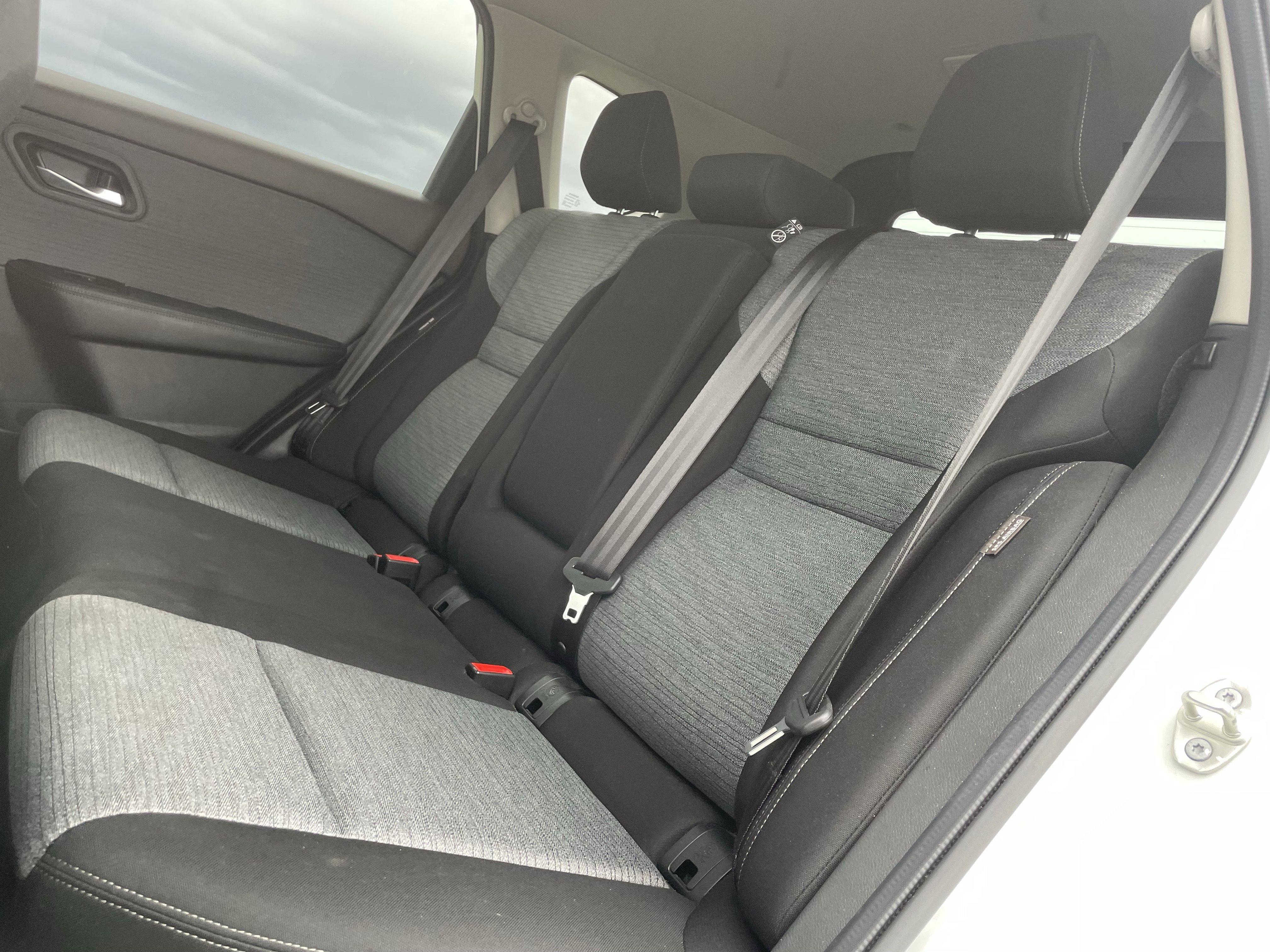 Used 2023 Nissan Rogue SV image 13