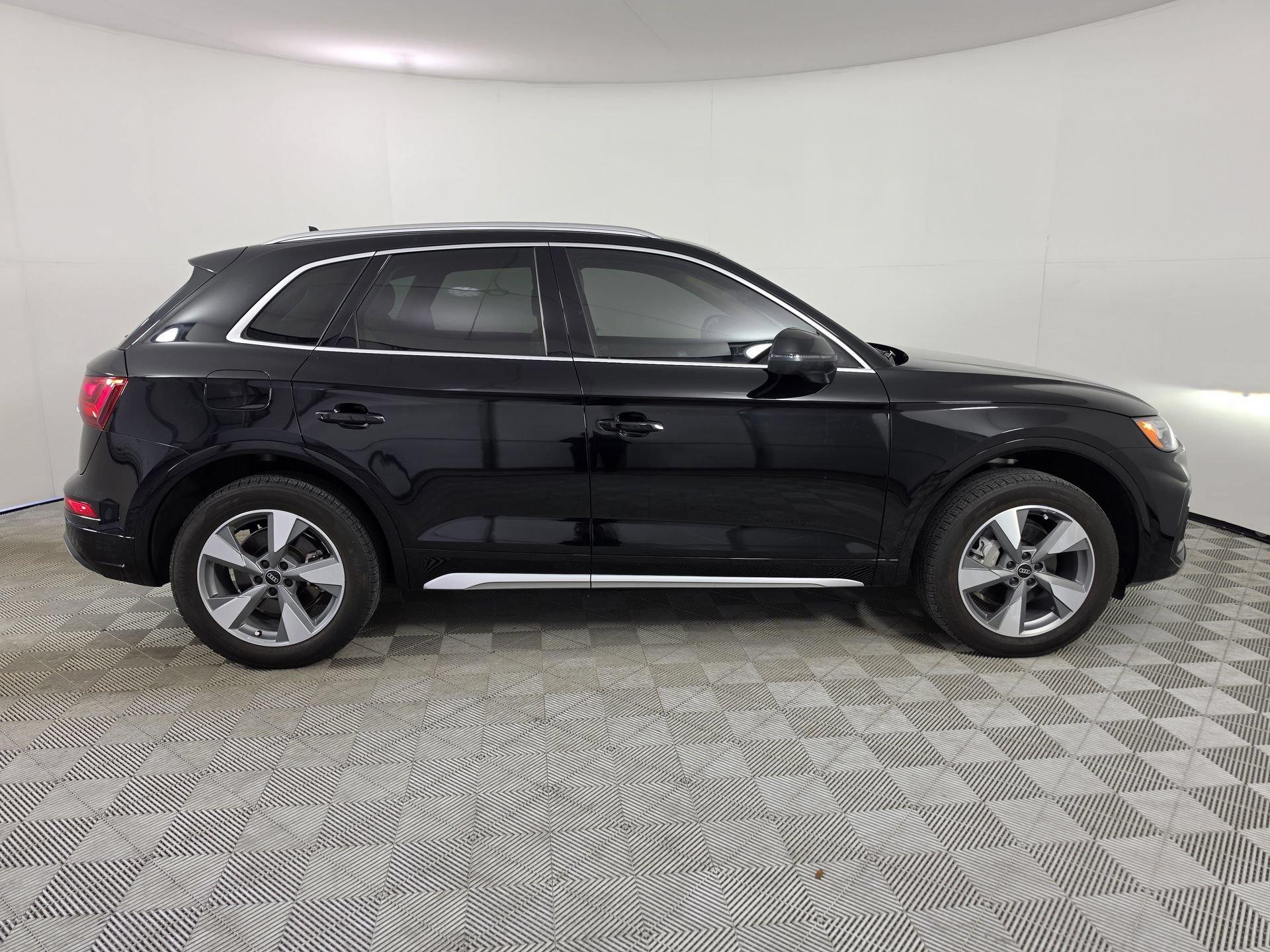 Used 2024 Audi Q5 Premium AWD/4WD image 41