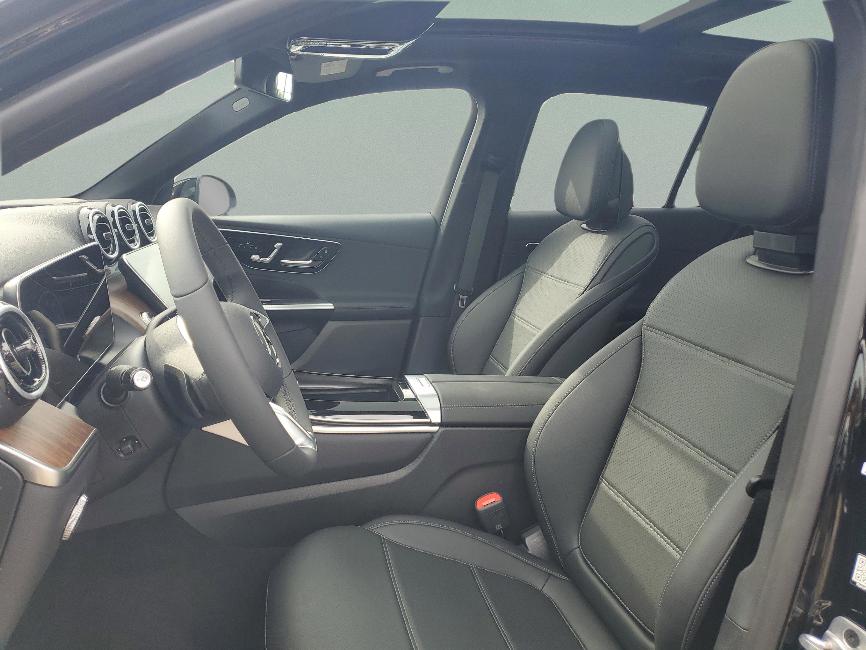 Certified 2026 Mercedes-Benz GLC 300 4MATIC image 17