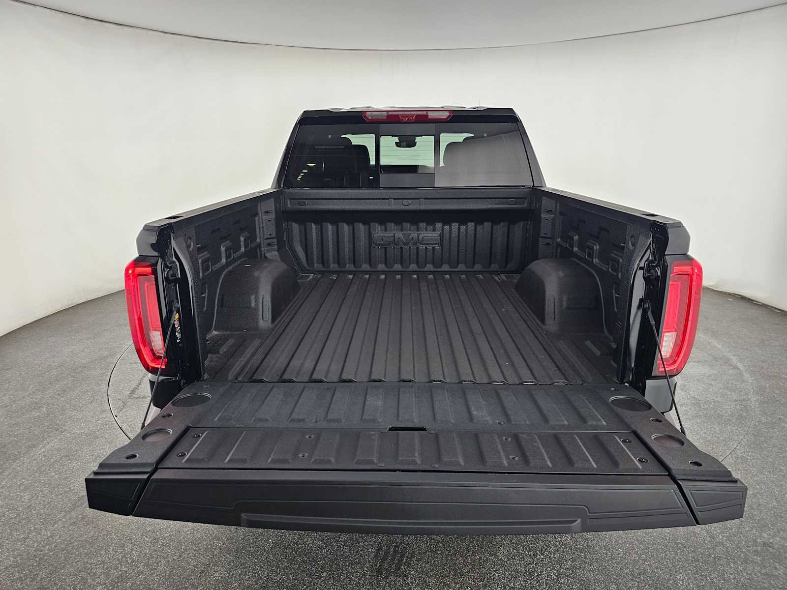 New 2026 GMC Sierra 1500 Denali w/ Technology Package AWD/4WD image 14