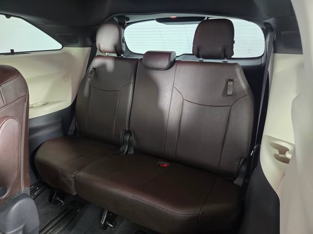 Used 2024 Toyota Sienna Platinum AWD/4WD image 19