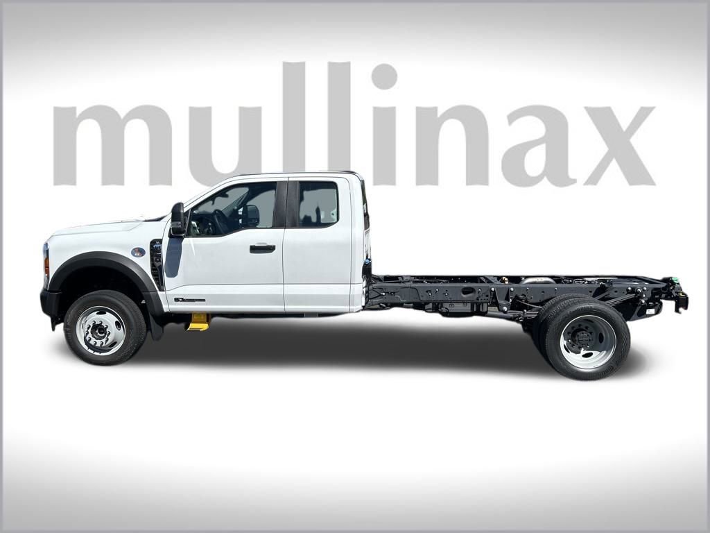 New 2025 Ford F550 4x4 SuperCab Super Duty image 8