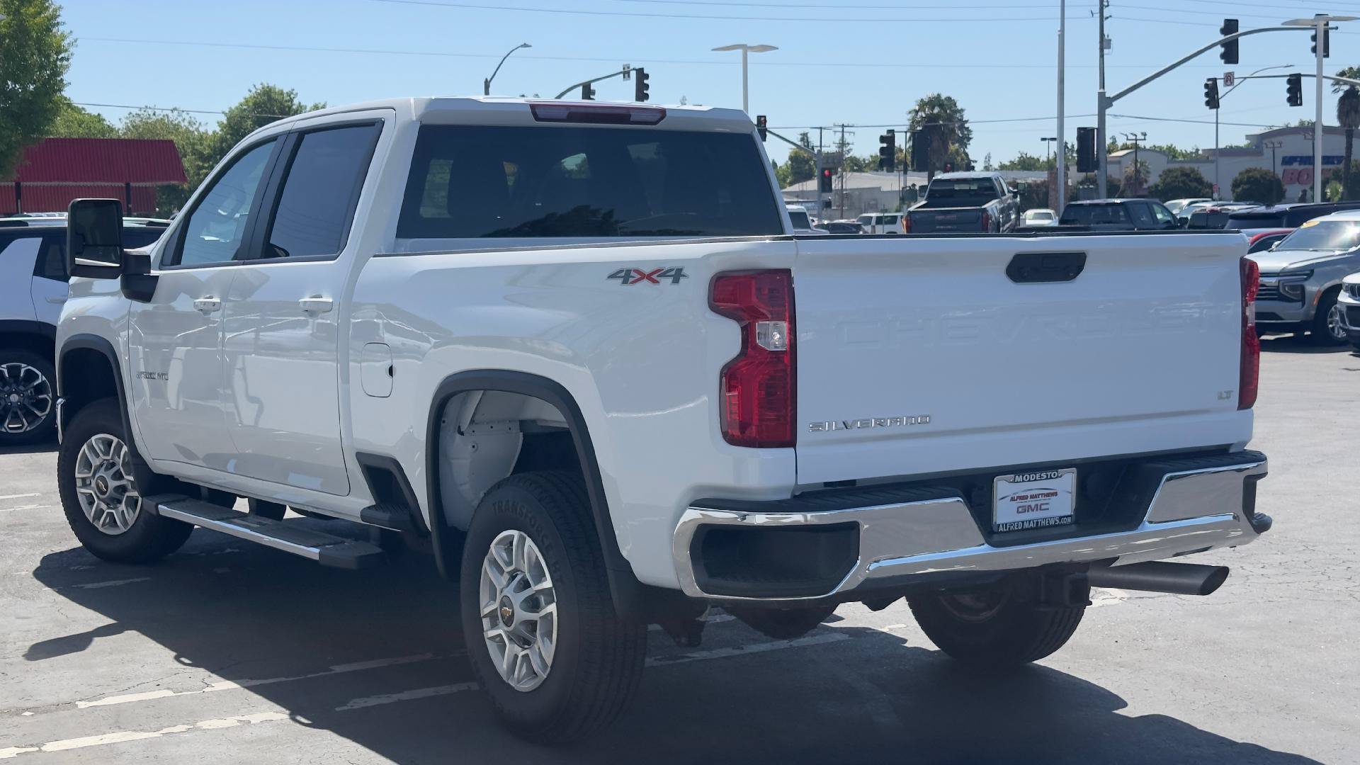 Used 2025 Chevrolet Silverado 2500 LT w/ Convenience Package AWD/4WD image 6