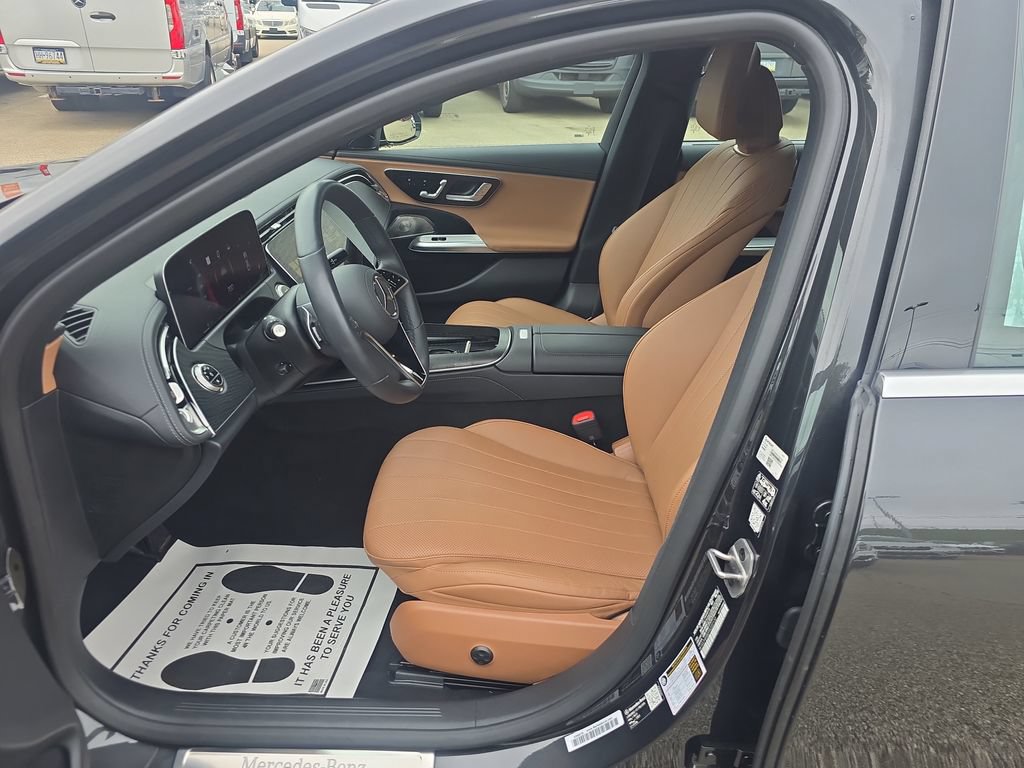 Used 2026 Mercedes-Benz E 350 4MATIC Sedan image 11