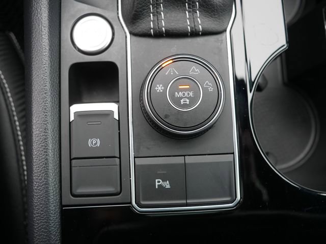 Certified 2023 Volkswagen Atlas Cross Sport SEL R-Line image 32