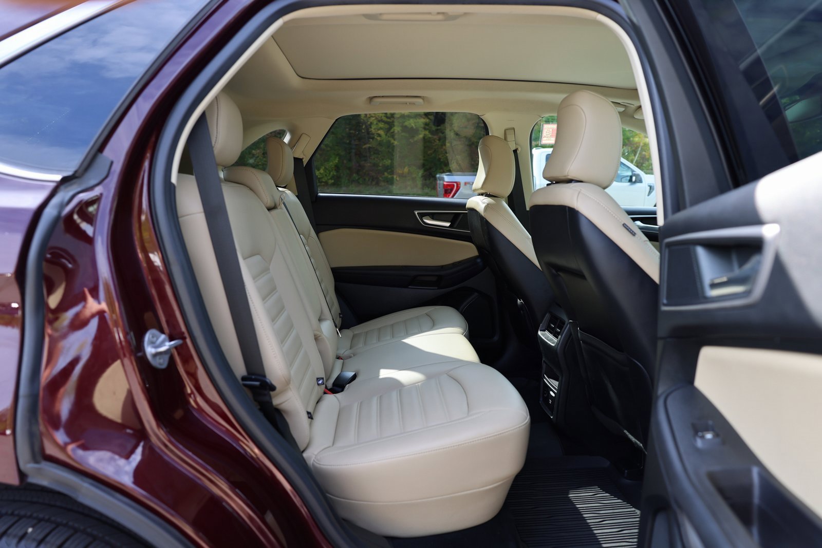 Used 2022 Ford Edge SEL w/ Convenience Package image 13