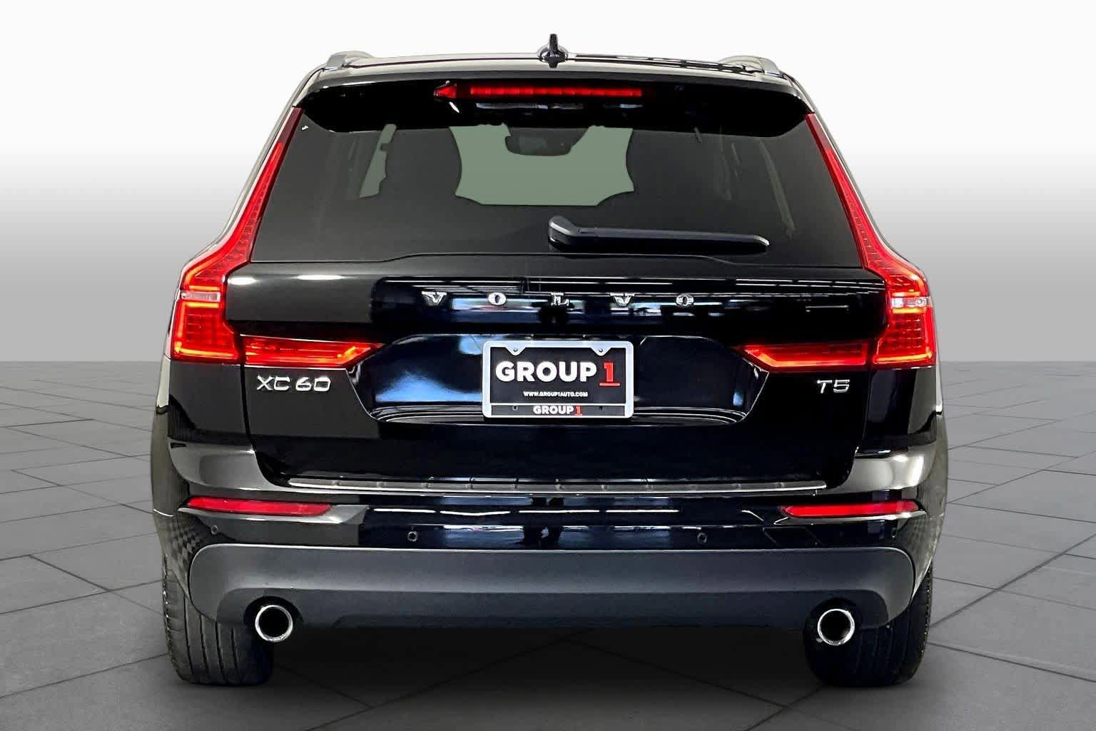Used 2020 Volvo XC60 T5 Momentum w/ Premium Package image 5