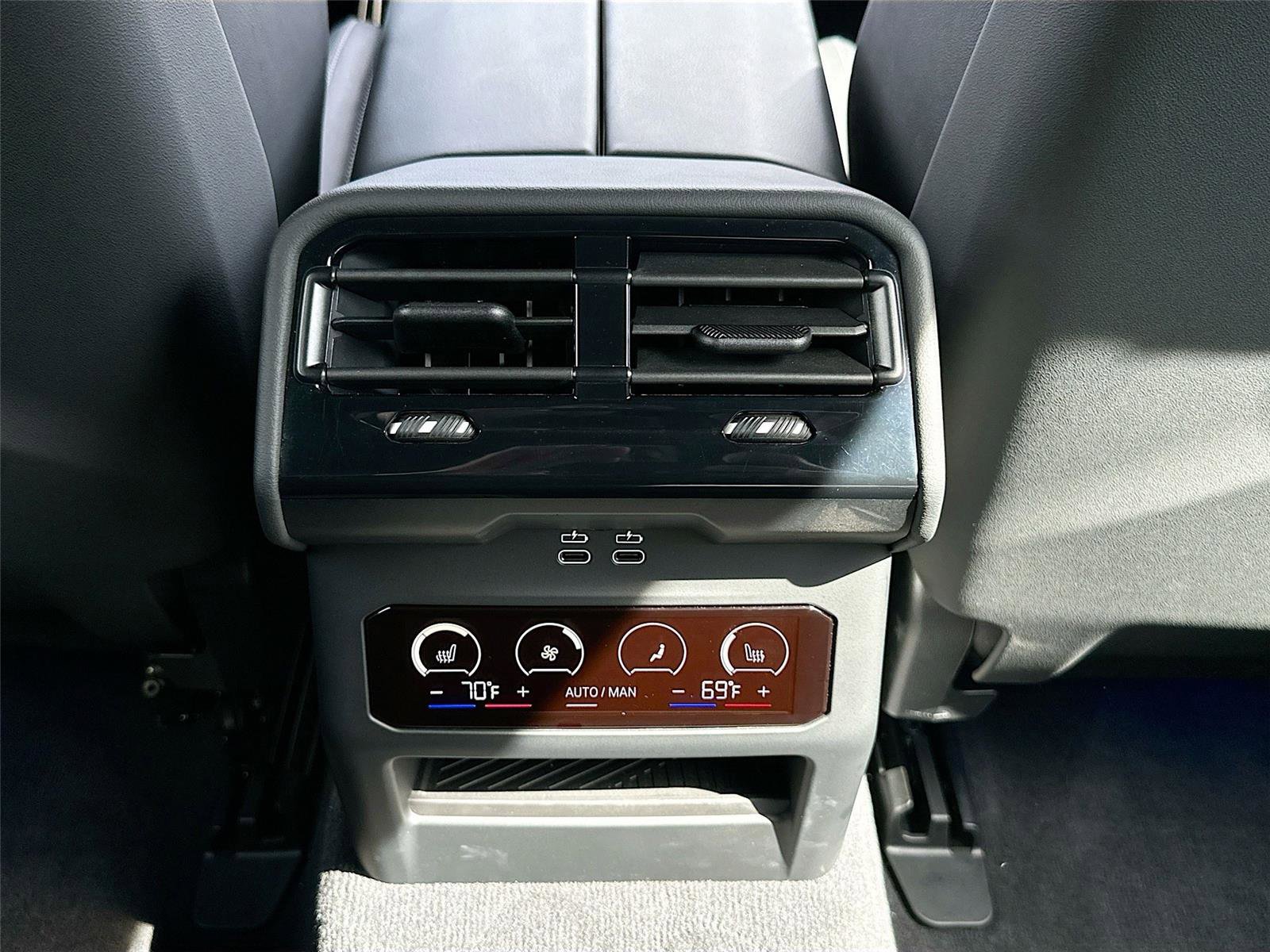 Used 2025 BMW M5 Touring image 27