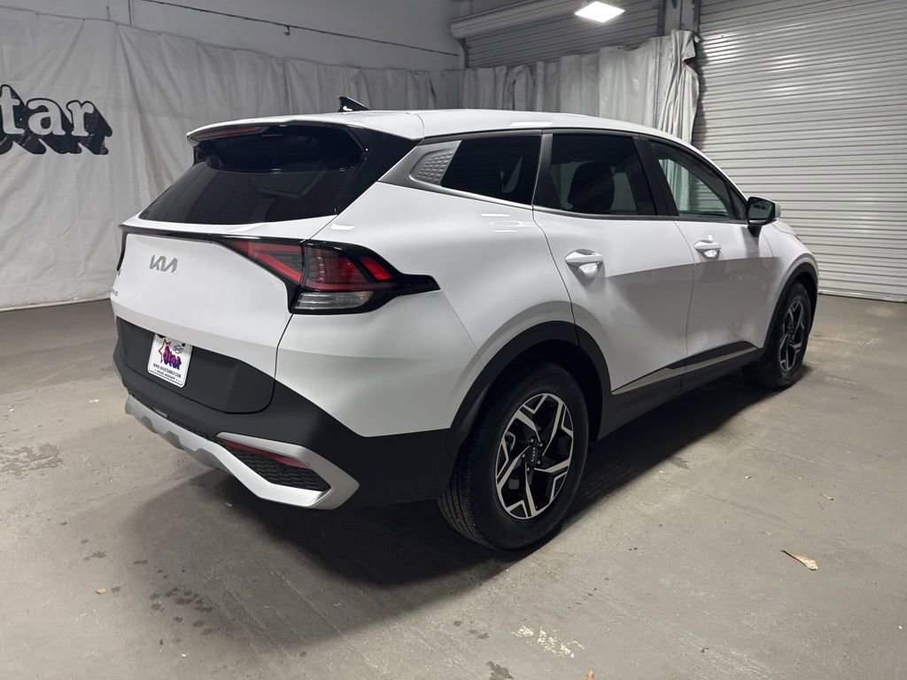 Used 2025 Kia Sportage LX image 7