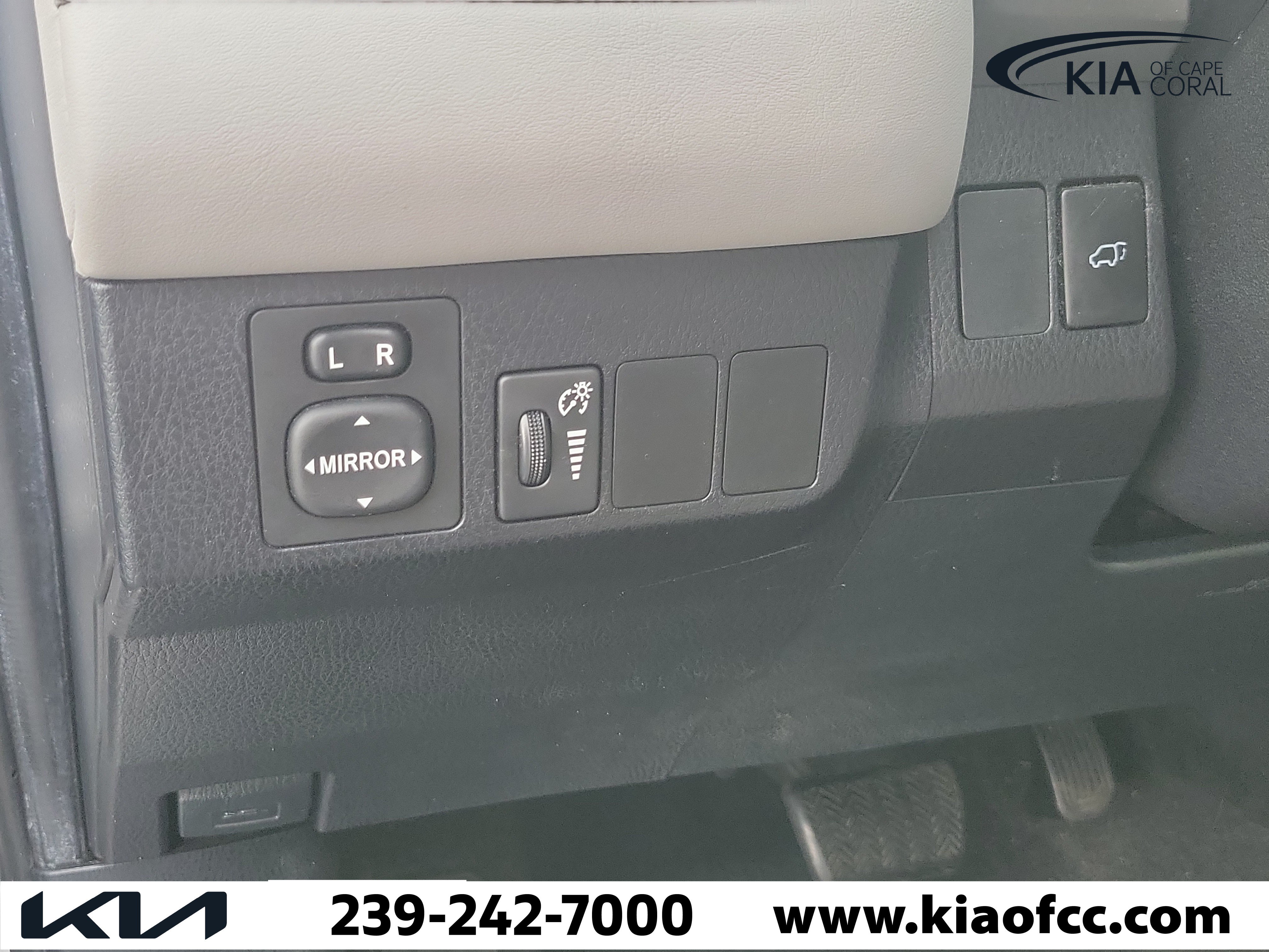 Used 2016 Toyota RAV4 XLE AWD/4WD image 26