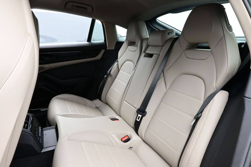 Certified 2026 Porsche Panamera w/ Premium Package RWD image 13