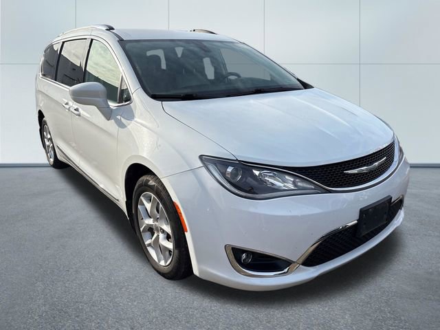 Used 2017 Chrysler Pacifica Touring-L Plus image 5