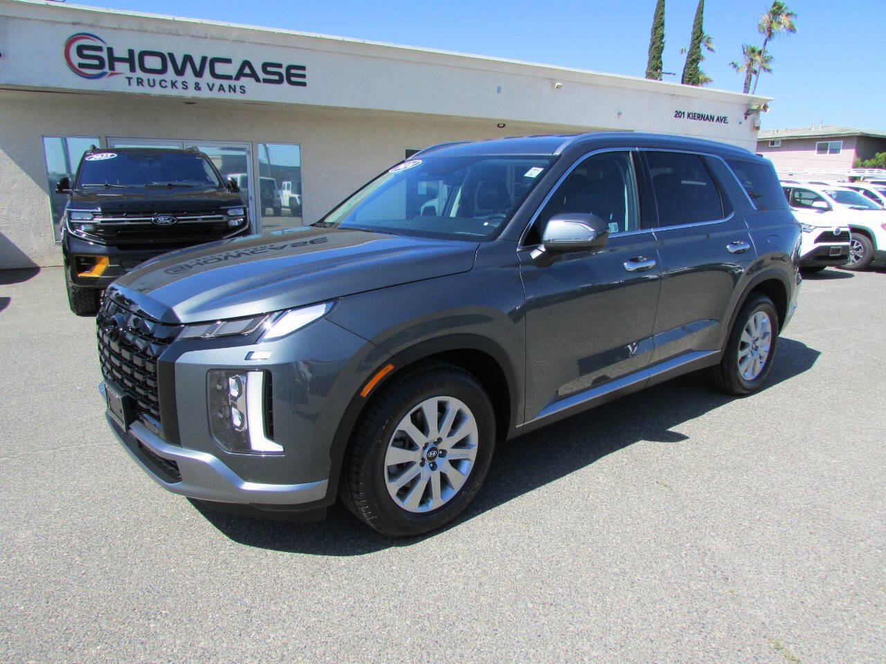 Used 2024 Hyundai Palisade SEL FWD image 4