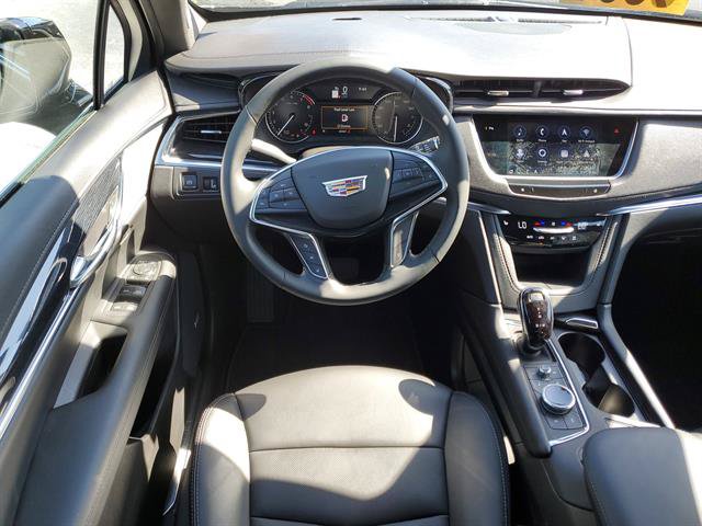 Certified 2025 Cadillac XT5 Premium Luxury FWD image 37