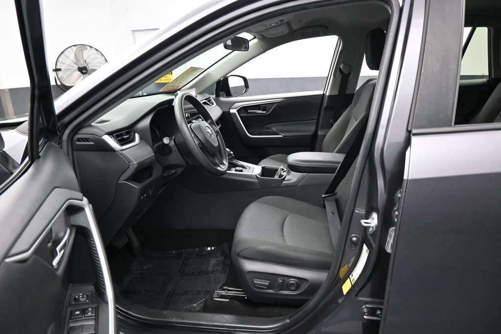 Used 2024 Toyota RAV4 XLE AWD/4WD image 11