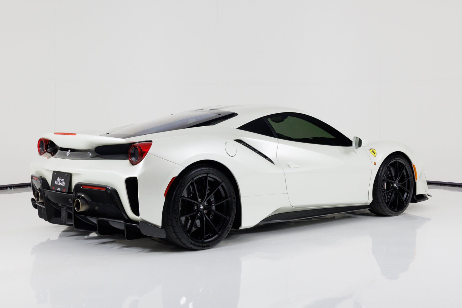 Used 2020 Ferrari 488 Pista Coupe RWD image 3