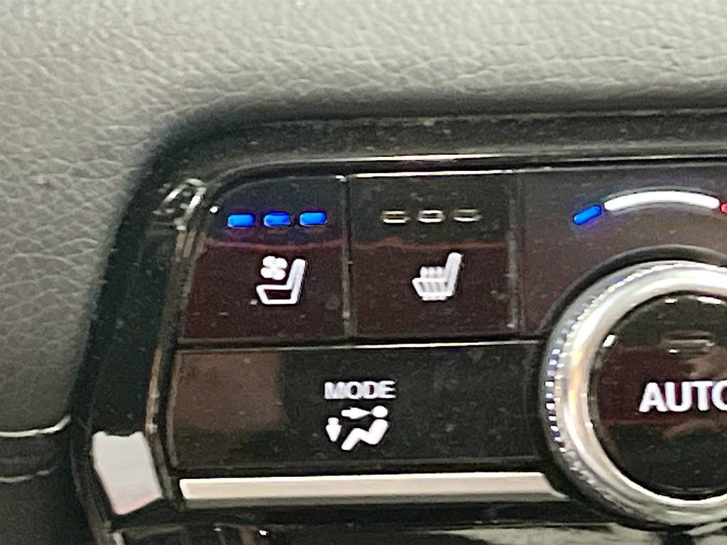 Used 2025 Honda Pilot Elite image 21