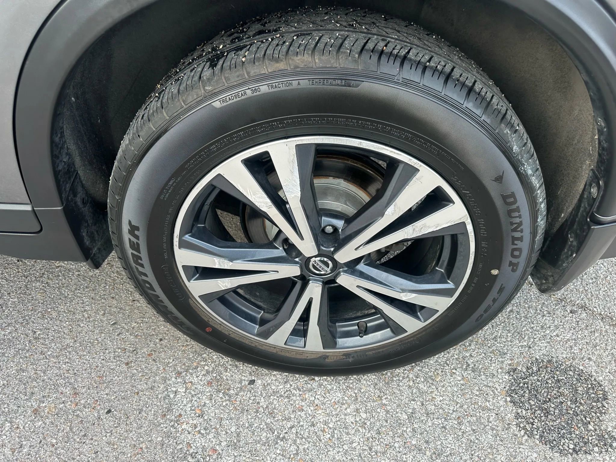 Used 2018 Nissan Rogue SL w/ Premium Package image 30