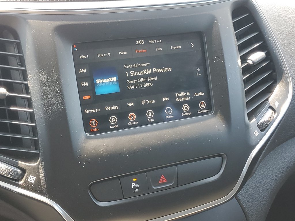 Used 2019 Jeep Cherokee Latitude Plus AWD/4WD image 17