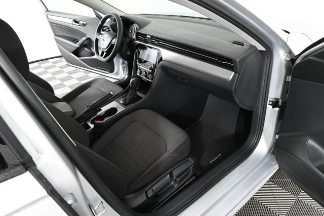 Certified 2021 Volkswagen Passat 2.0T S image 9