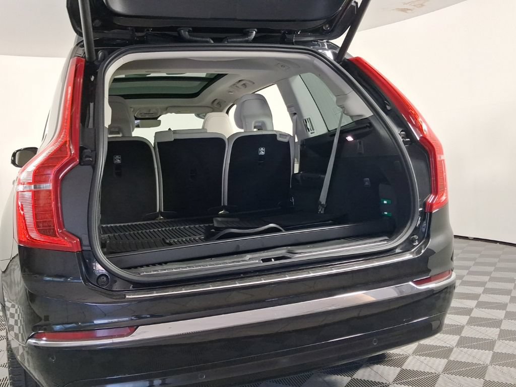 Certified 2025 Volvo XC90 B6 Plus w/ Protection Package Premier AWD/4WD image 16